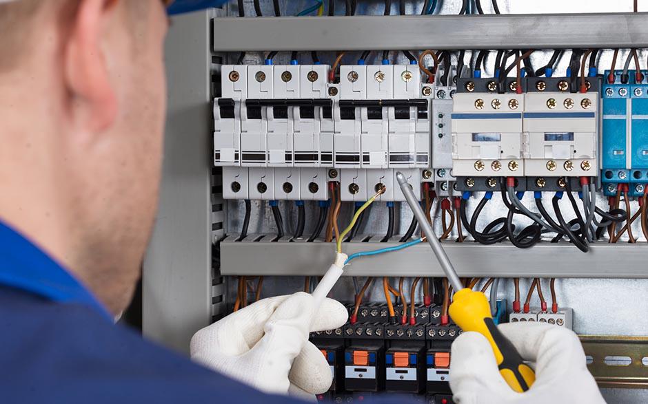 monteur électricien Saint-Maurice